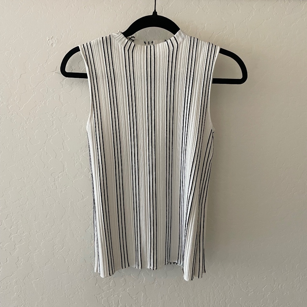 T Tahari Sleeveless Tank